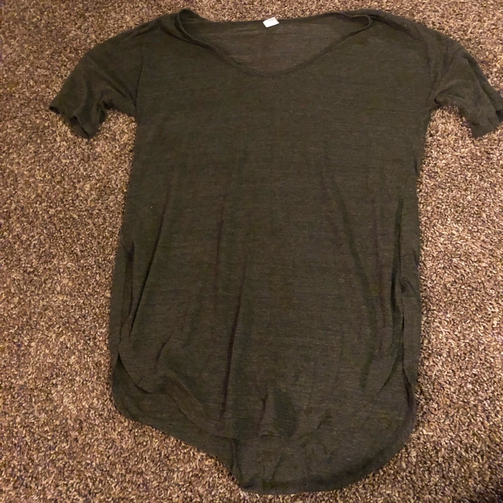 Green semi- long sleeve shirt